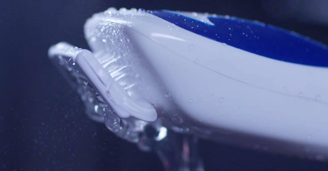 What is Aqua Jet Razor and how does it work?